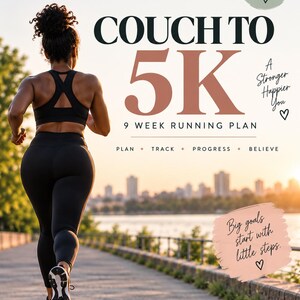 以下が含まれることがあります： Stepping Stone CreationsによるCouch to 5K 9 Week Running Planと題された印刷可能なPDFドキュメント。表紙には黒いスポーツウェアを着て走る人物が描かれており、Plan, Track, Progress, BelieveおよびBig goals start with little stepsというテキストが含まれています。