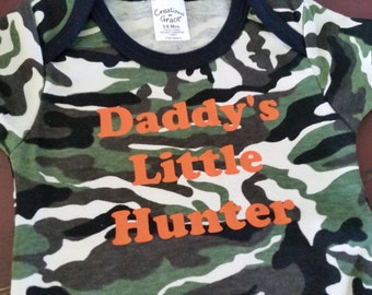 camo baby onesie bodysuit, Daddy's Little Hunter vinyl