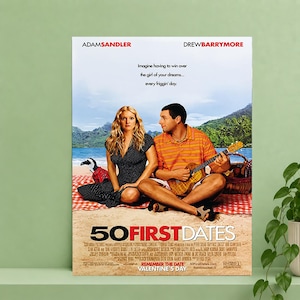 Op de afbeelding: Een filmposter voor 50 First Dates met Adam Sandler en Drew Barrymore. De poster toont een strandscène met een rood-wit geblokt kleed, een ukelele en een pinguïn. De tekst bevat de titel, de namen van de acteurs en de filmtagline.