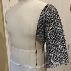 18&quot; x 18&quot; Antiqued Aluminum Riveted Chainmaille Fabric Squares for Armor and Cosplay