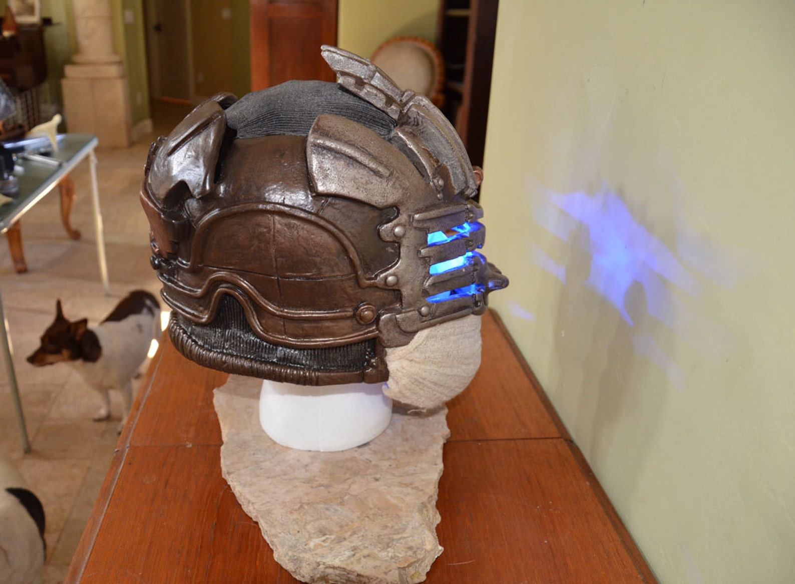 dead space 3 helmet mechanics