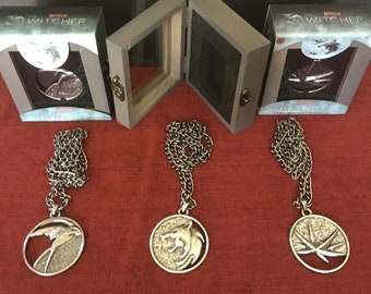 New Netflix Witcher Medallion Necklaces with Wooden gift Box