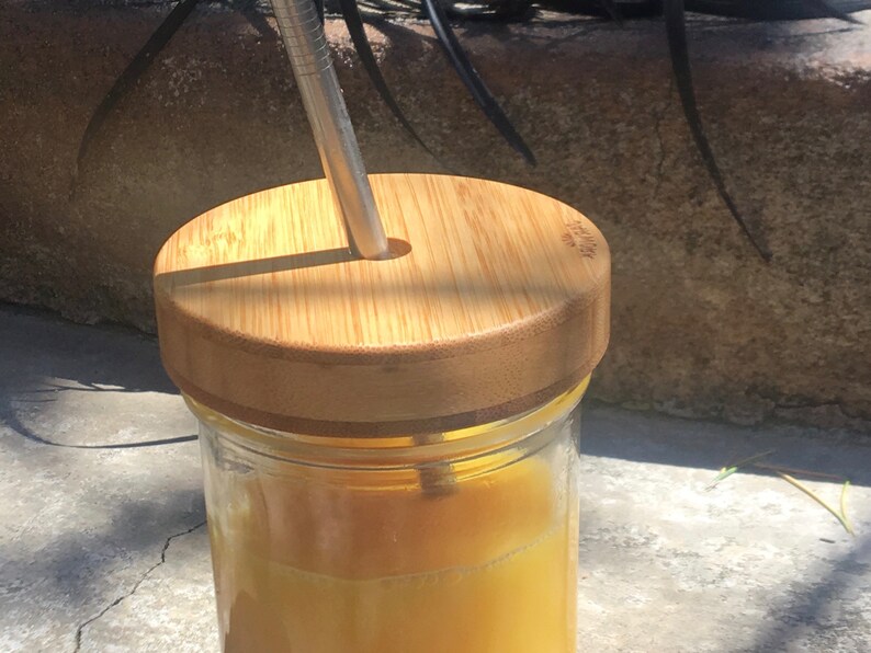 bamboo lid with straw and mason jar