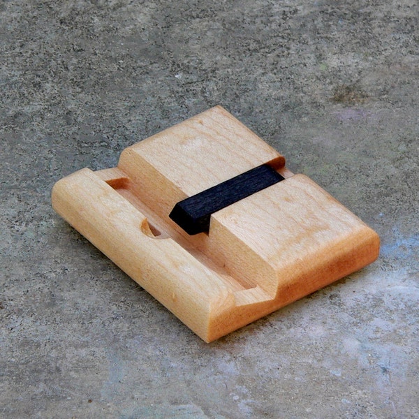 Acoustic Stand for iPhone 4,5 and  iPod Touch 4,5 in Birdseye Maple. Portrait and Landcape viewing.
