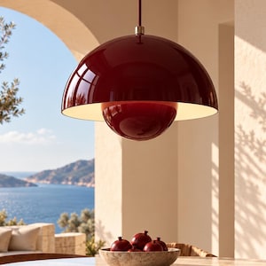 Vinröd pendellampa, metallkupollampa i 50-talets modern design, skulptural köksö i tak