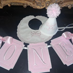 Personalized Embroider Applique One Highchair Banner-First Birthday Wall Banner-Girl Pastel Pink Banner-Cake Topper-Double Scalloped Bow Bib