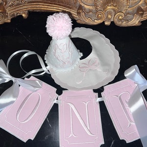 Personalized Embroider Applique One Highchair Banner-First Birthday Wall Banner-Girl Pastel Pink Banner-Cake Topper-Double Scalloped Bow Bib