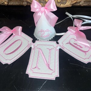 Personalized Embroider Applique One Highchair Banner-First Birthday Banner-Girl Pink Banner-Cake Topper-Double Scalloped Swiss Dot Bib