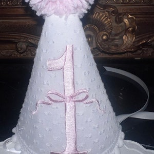 Double Scalloped Swiss Dot Birthday Bib-Personalized Linen Bib-First Birthday Bib-Girl&#39;s First Birthday Bib-White Swiss Dot Hat