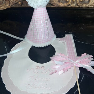 Topper de pastel de Gingham-Topper de pastel de cumpleaños-Un topper de pastel-Topper de pastel de Seersucker-Topper de pastel de Gingham rosa-Sombrero de fiesta de cumpleaños de Gingham rosa