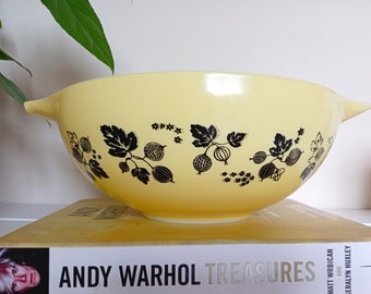 Large Pyrex Yellow &#39;Gooseberry&#39; Mixing Bowl