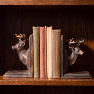 Deer Head Bookends, Bronze Stag Book Ends for Shelf, Rustic Cabin Bookshelf Decor, Hunter Gift for Him, Lodge Living Room Decor