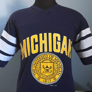 80s Vintage Michigan Wolverines University UM crest 1817 ncaa college T-Shirt - MEDIUM