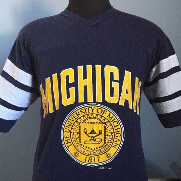 80s Vintage Michigan Wolverines University UM crest 1817 ncaa college T-Shirt - MEDIUM