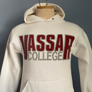 Vintage vassar sweatshirt hot sale