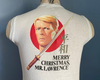 Camiseta vintage de la película "Feliz Navidad, Sr. Lawrence" de David Bowie, años 80: 1983, sin mangas - Talla pequeña