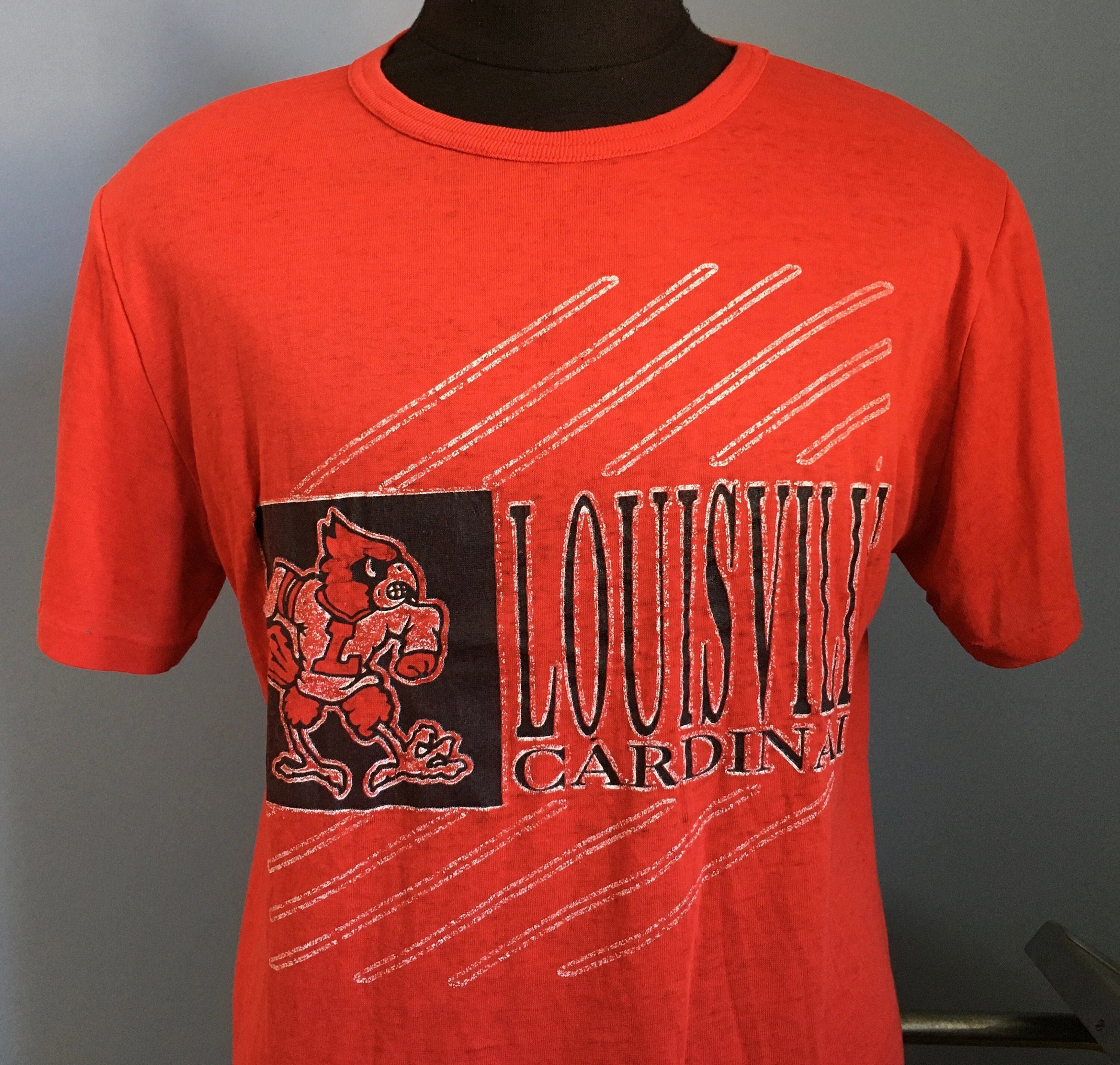 University Of Louisville Cardinals College Red 1980s Shirt -  Vintagenclassic Tee