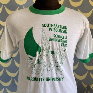 80s Vintage Marquette University Warriors Southeastern Wisconsin Science & Engineering Fair wizard ncaa college ringer T-Shirt - MEDIUM