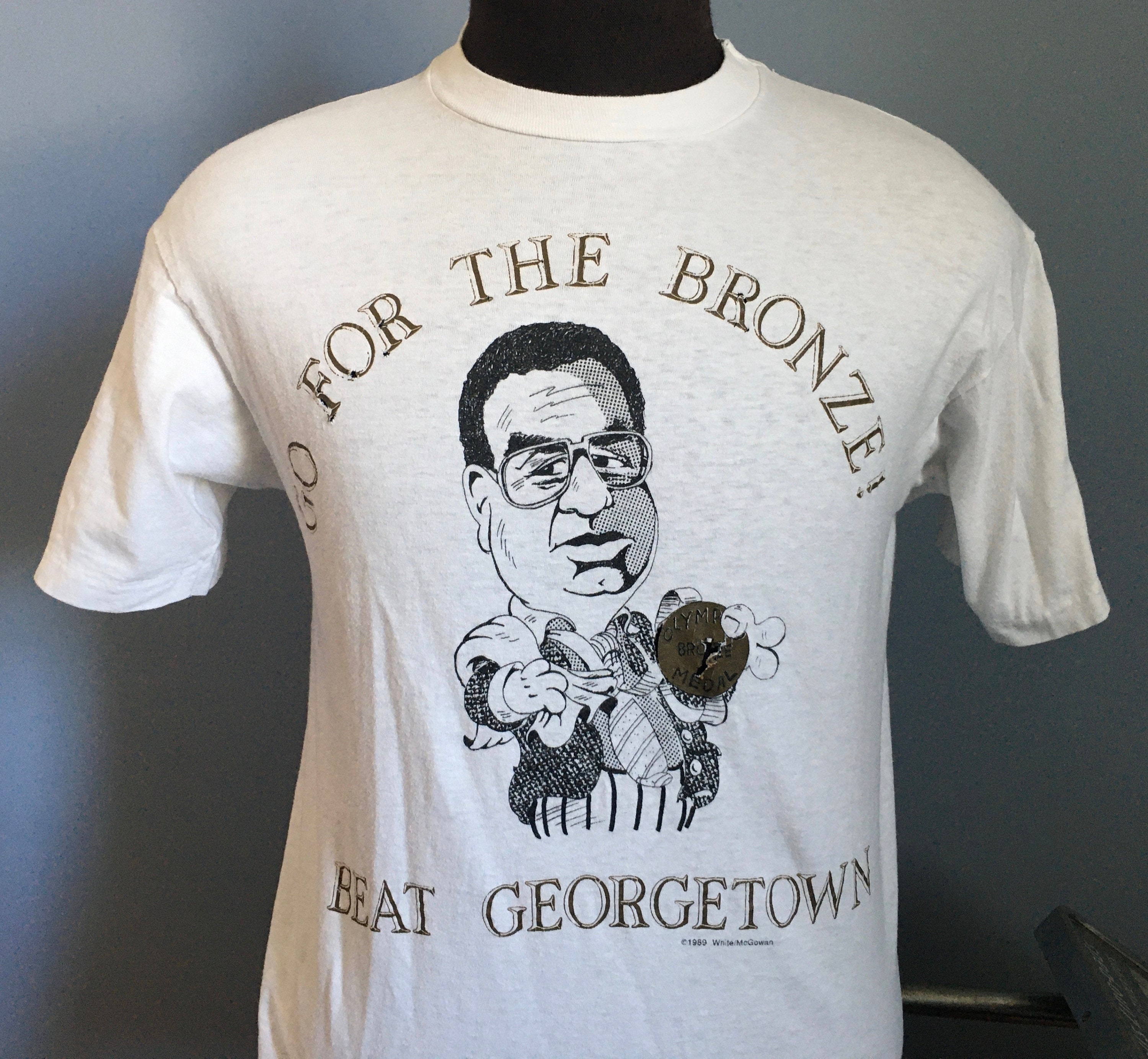 Vintage 80s Syracuse Orangemen Vs Geeorgetown T-shirt: 1989 John
