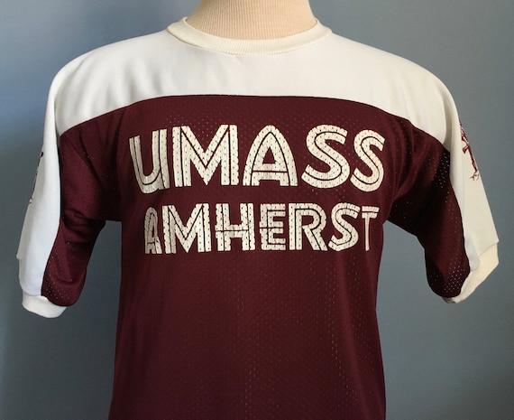 80s Vintage Massachusetts University Amherst Minut