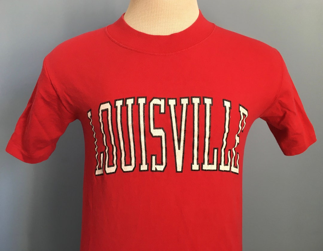 University Of Louisville Cardinals Basketball Mens Medium Cotton Tee Shirt