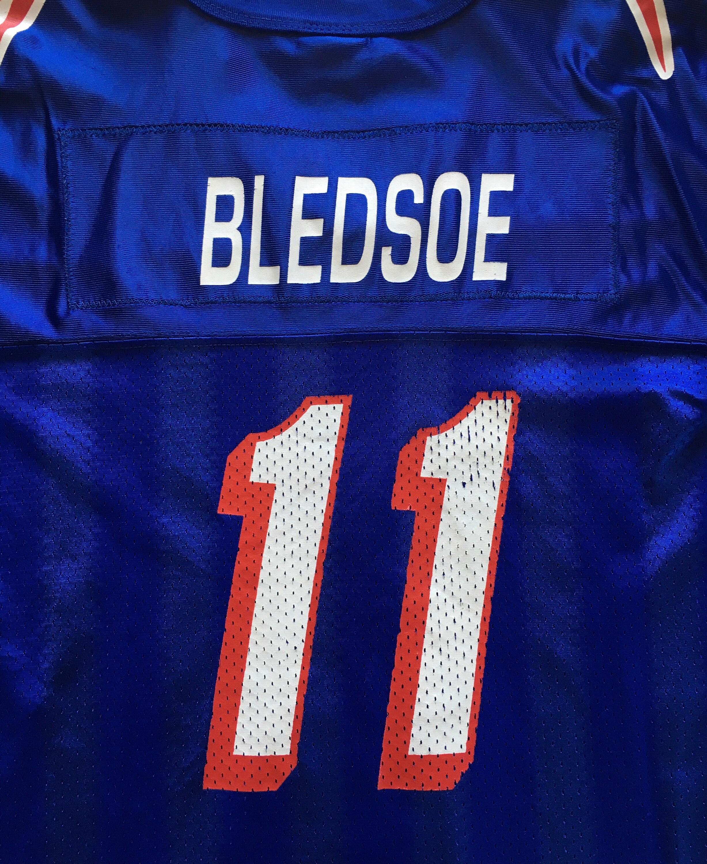 90s Vintage Drew Bledsoe 11 New England Patriots 1998 Pats NFL football Starter Jersey T Shirt SMALL