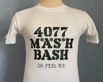 Vintage 80s M*A*S*H 4077th T-Shirt: 1983 mash finale - X-SMALL