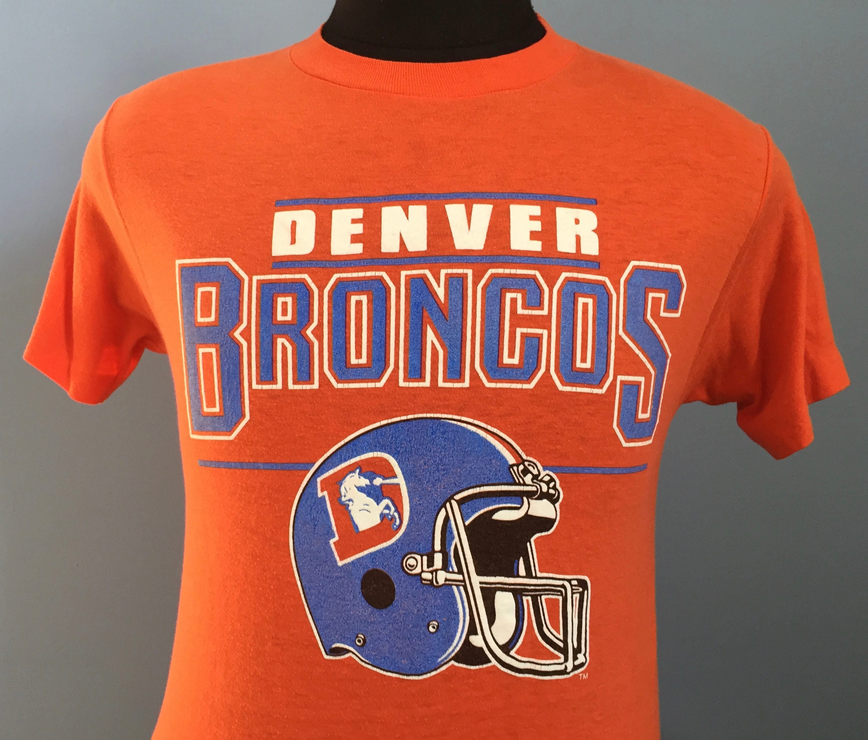 80s Denver Broncos フットボールシャツ LOGO7 80s Vintage Denver Broncos Nfl Football T-shirt - SMALL - Etsy