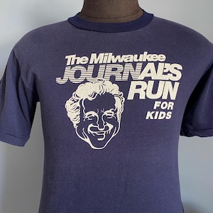 80s Vintage Al McGuire Marquette University Warriors Milwaukee Journal&#39;s Run For Kids race basketball coach ncaa college T-Shirt - MEDIUM