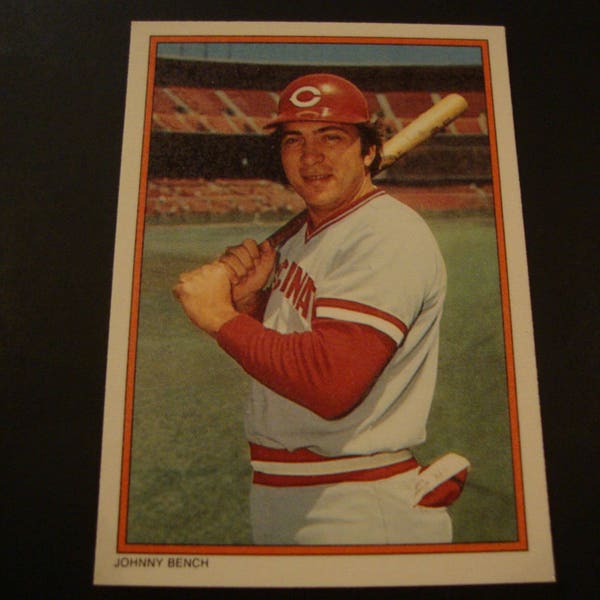 Vintage Johnny Bench Baseball Card - Cincinnati Reds - MLB - Hall of Fame - HOF - .65 Cent Shipping / 1.35 Int'l