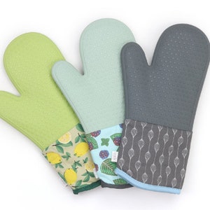 DouZhe Oven Mitts and Pot Holders Sets, Cute Animal Lizard Prints Non-Slip  Heat Resistant Kitchen Oven Silicone Glove