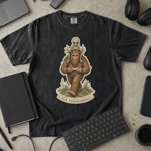 T-shirt « Programmation en binôme », T-shirt humoristique pour développeurs avec Bigfoot et extraterrestres, Cadeau pour programmeur cryptide, T-shirt humoristique sur le codage, T-shirt « Couleurs confortables »