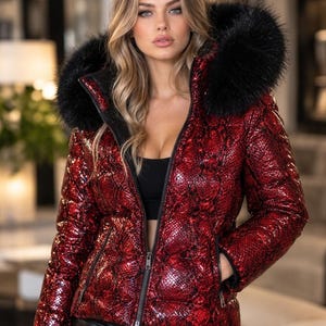 Red Python Print Puffer Jacket, Quilted Faux Fur Hood, Winter Outerwear, Abrigo Puffer Mujer