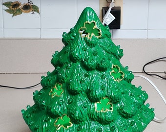 Árbol de cerámica para el día de San Patricio