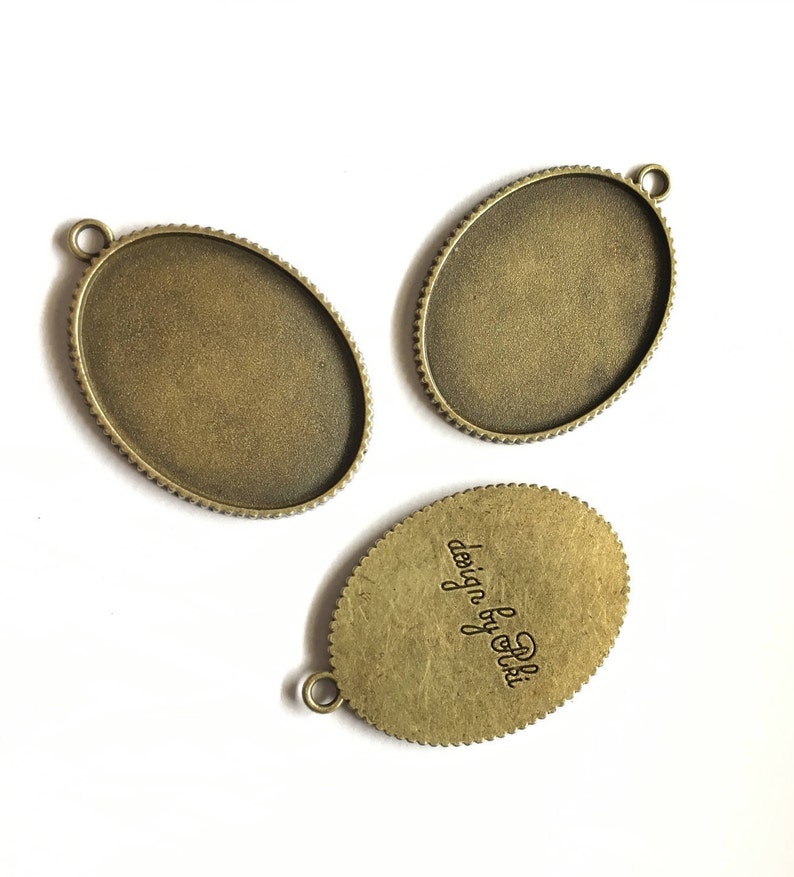 Pendentif avec support pour cabochon 40 x 30 mm en métal couleur bronze Idéal pour la création de sautoir collier Apprêts flatback inage image 1