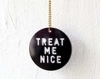 Collier, Treat Me Nice, noir