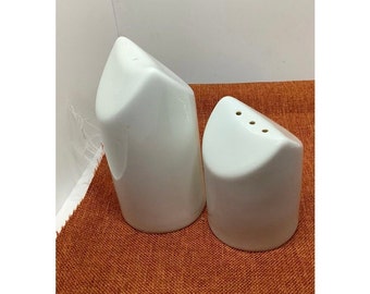 Vintage Ceramic White Pencil Shaped  Salt & Pepper Shakers Home Cooking Kitchen Tableware