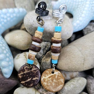 Kokosnuss Dreadlockperle BEACH, sommerlischer Boho Haarschmuck mit Kokosnuss-Details, Perlmuttperlen und Türkis