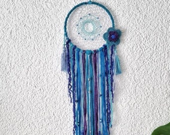 Boho Dreamcatcher blue with crochet flower, yarn falls and tassel charm, wallhanging hippie homedecor