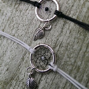 Bracelet Dream Catcher Noir et Blanc avec pendentif feuille style bohème, bracelet hippie, réglable image 2