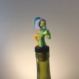 BronyCon, Brony Wine Gift, My Little Pony Wine Stopper, Apple Munchie Gift, Brony Gift, Bronies, Funny Wine Topper, Pony Wine Stopper