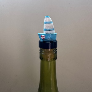 Sailboat Wine Stopper, Sailing Wine Stopper, Gift for sailboat owner, Sailing Wine Gift, Wine and Boating, Trophy Wine Stopper