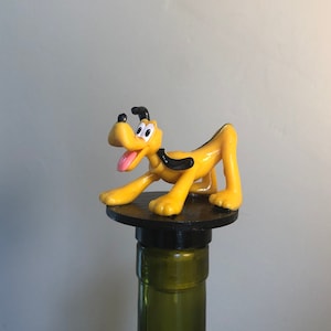 Geweldige Pluto-flessenstop! Versier en fles wijn of sterke drank. Geweldige Disney-decoratie! Elke fles wijn of sterke drank gebruiken