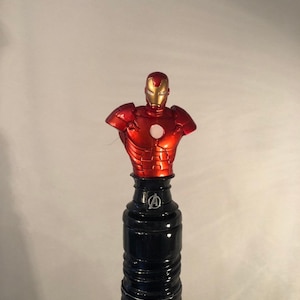 Tapón de botella de Iron Guy, para usar en una botella de vino o licor, gran regalo de superhéroe, regalo de superhéroe, tapón de vino, ComicCon, Comic Book Fa