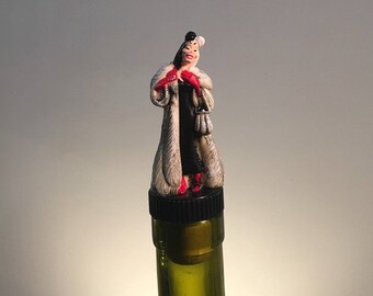 Cruella De Vil Bottle Stopper, 101 Dalmatians decorate you wine or favorite liquor with the mean lady!!