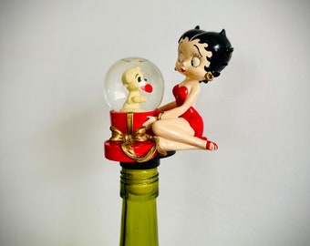 Fantastic Betty Boop Bottle Stopper for a wine or liquor bottle.