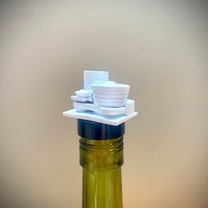 Museum Bottle Stopper, Guggenheim, Art Lover Gift, Art Collector, Wine Stopper, Wine Gifts, NYC, Wine Stopper, NYC Wine Gift, New Yorker
