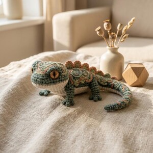 Crochet Lizard Amigurumi Pattern, Reptile Plushie, Intermediate Skill (PDF)