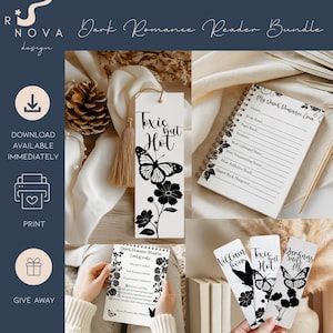 Könnte beinhalten: Ein Dark Romance Reader-Set bestehend aus einem weißen Lesezeichen mit schwarzem Schmetterlings- und Blumenmotiv sowie dem Text Toxic but Hot, einem spiralgebundenen Lesetagebuch mit dem Text My Dark Romance Era und einem Lesezertifikat.
