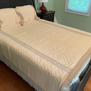 Vintage 1940s Neiman Marcus Carlin Comforts BEDSPREAD and SHAMS Peach Silk and Rayon Satin Bed Cover